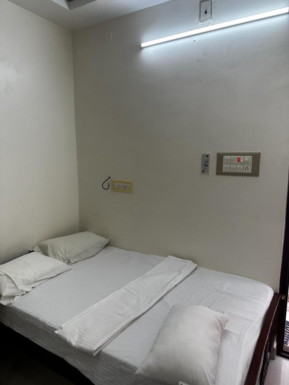 Temple View Home Stay Tiruvannámalaj Kültér fotó