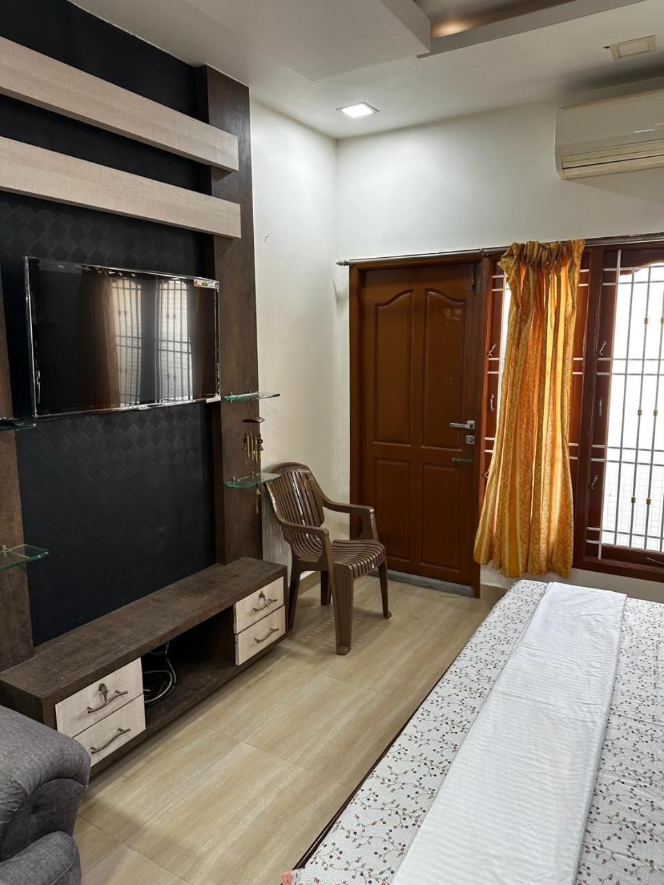 Temple View Home Stay Tiruvannámalaj Kültér fotó